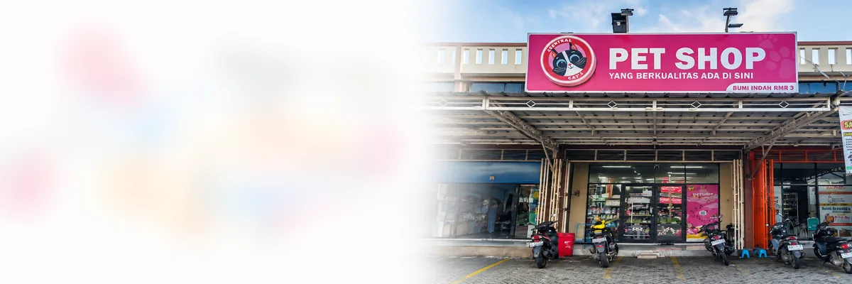 The front of the Central Cat's Bumi Indah branch with its Pet Shop signboard